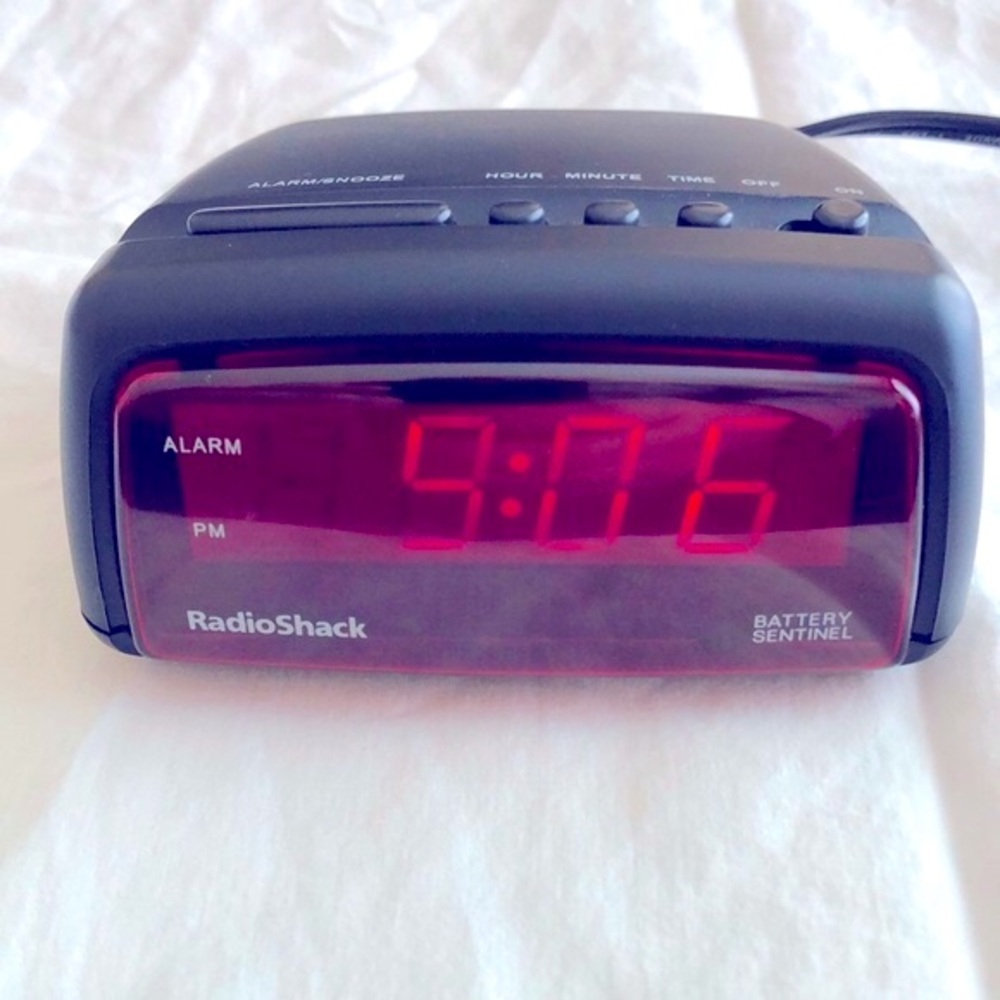 Vintage 2001 RadioShack Digital LED Alarm Clock Model 63 - 971